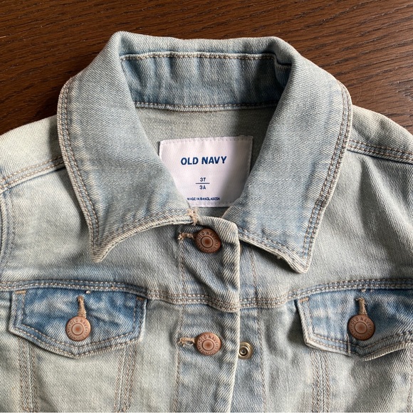 Old Navy toddler jean jacket - size 3T - Picture 4 of 8